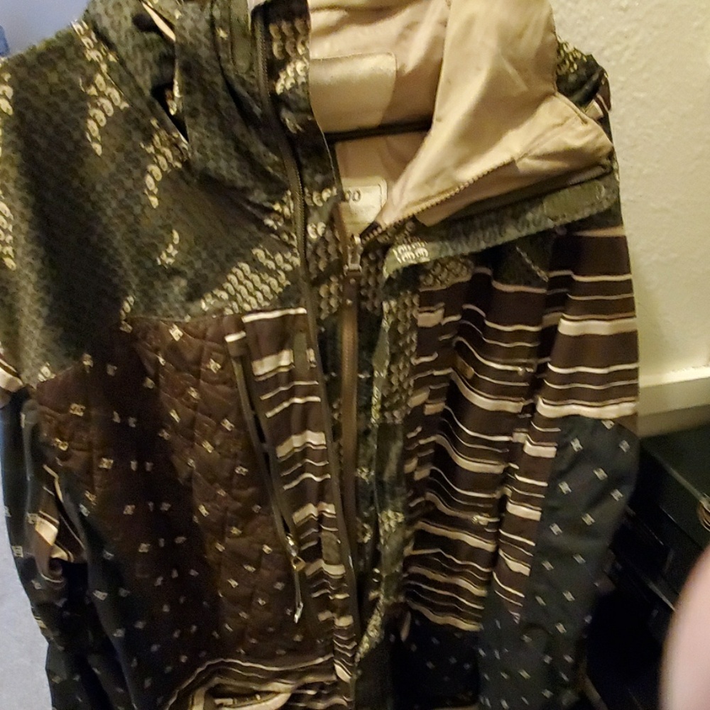 Snowboarding jacket